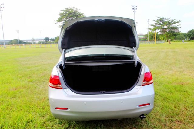 {跑19萬 原鈑件}10年式CAMRY2.4G白~豐隆嚴選0頭款低月付專案~  第11張相片