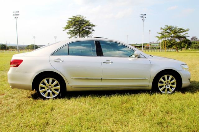 {跑19萬 原鈑件}10年式CAMRY2.4G白~豐隆嚴選0頭款低月付專案~  第18張相片