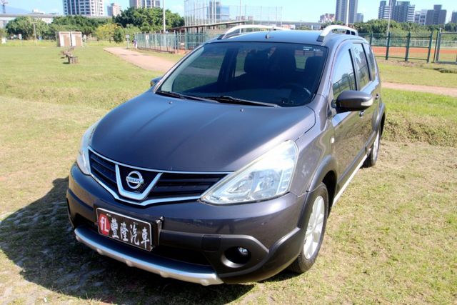 {跑10萬 內外新}14年LIVINA1.6灰~豐隆嚴選0頭款低月付專案~  第1張相片