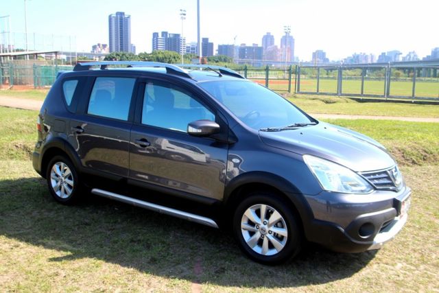 {跑10萬 內外新}14年LIVINA1.6灰~豐隆嚴選0頭款低月付專案~  第15張相片