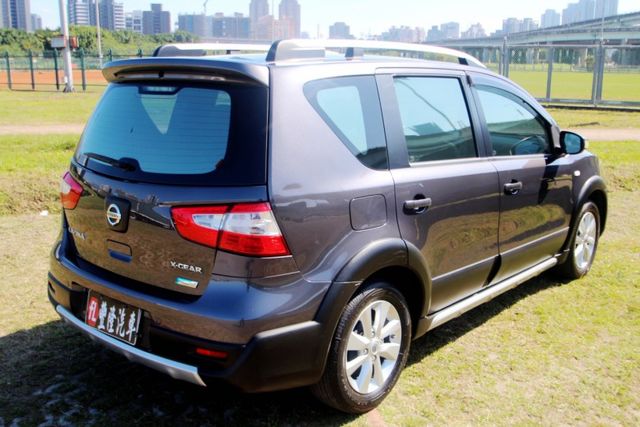 {跑10萬 內外新}14年LIVINA1.6灰~豐隆嚴選0頭款低月付專案~  第17張相片