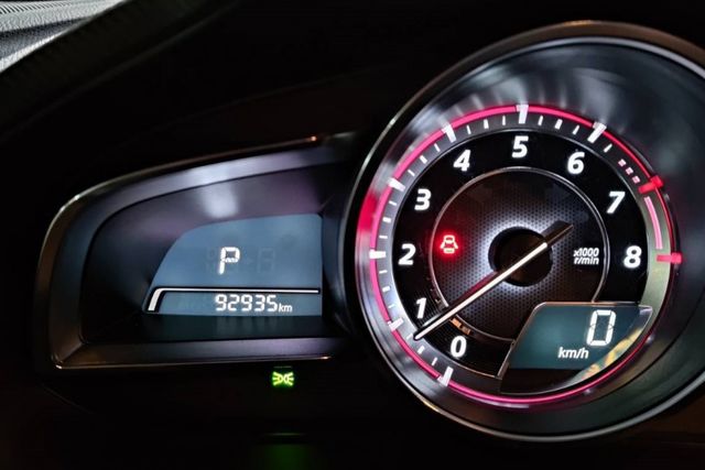 {只跑9萬 旗艦款}15年MAZDA2.0灰~豐隆嚴選0頭款低月付專案~  第2張相片