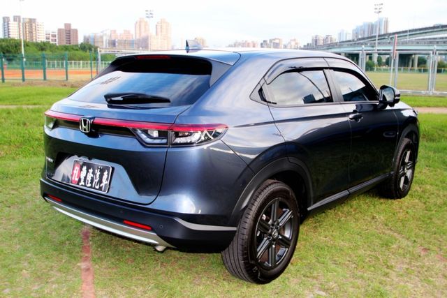 {跑4.3萬 原鈑件}23年HRV1.5P黑~豐隆嚴選0頭款低月付專案~  第17張相片