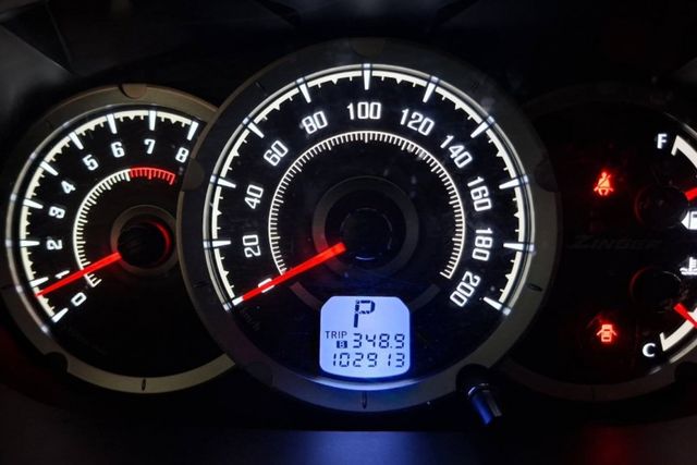 {跑10萬 原鈑件}19年ZINGER2.4銀~豐隆嚴選0頭款低月付專案~  第2張相片