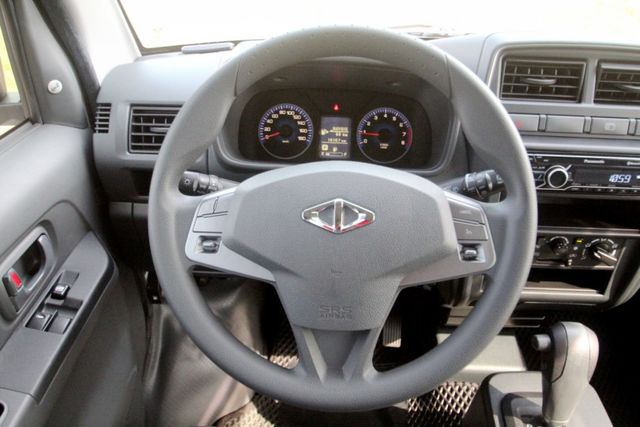 {原鈑件 跑3.9萬}23年 A180自排 白~風龍岩選0頭款低月付專案~  第5張相片