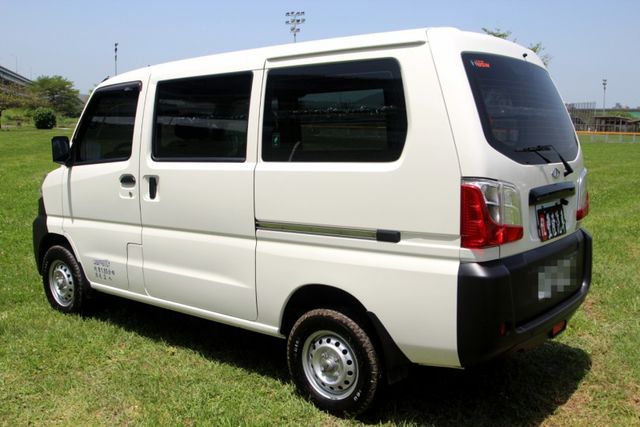 {原鈑件 跑3.9萬}23年 A180自排 白~風龍岩選0頭款低月付專案~  第17張相片