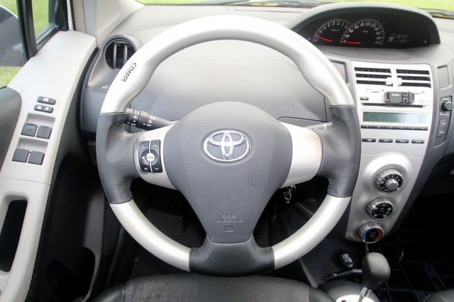 {內外新 才跑7萬}10年YARIS1.5銀~豐隆嚴選0頭款低月付專案~  第4張相片