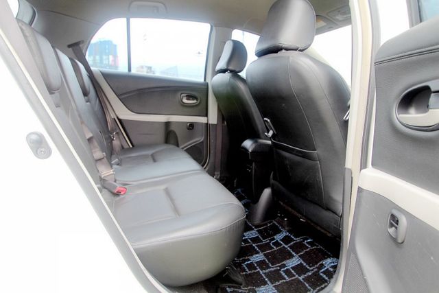 {內外新 才跑7萬}10年YARIS1.5銀~豐隆嚴選0頭款低月付專案~  第8張相片