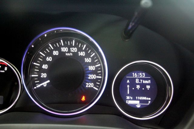 {S版 跑12萬}17年HRV1.8S 白~豐隆嚴選0頭款低月付專案~  第3張相片