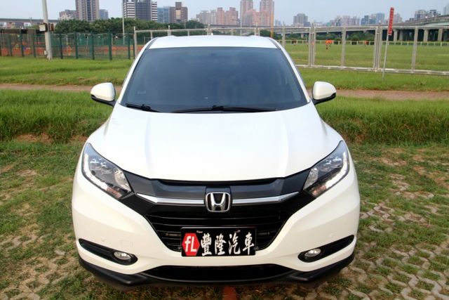 {S版 跑12萬}17年HRV1.8S 白~豐隆嚴選0頭款低月付專案~  第13張相片