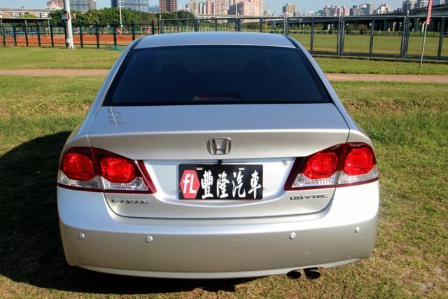{原鈑件 1年跑1.2萬}12年式CIVIC1.8VTi銀~豐隆嚴選0款低月付專案~  第4張相片
