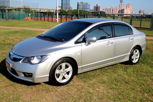 {原鈑件 1年跑1.2萬}12年式CIVIC1.8VTi銀~豐隆嚴選0款低月付專案~  第13張相片