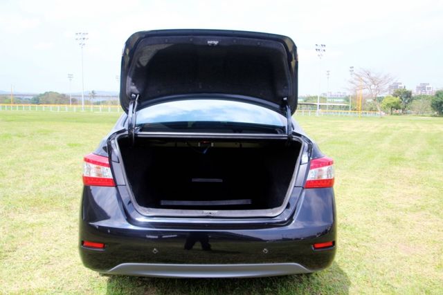 {原鈑件 代步好車}14年SENTRA1.8黑~豐隆嚴選0頭低月付專案~  第12張相片