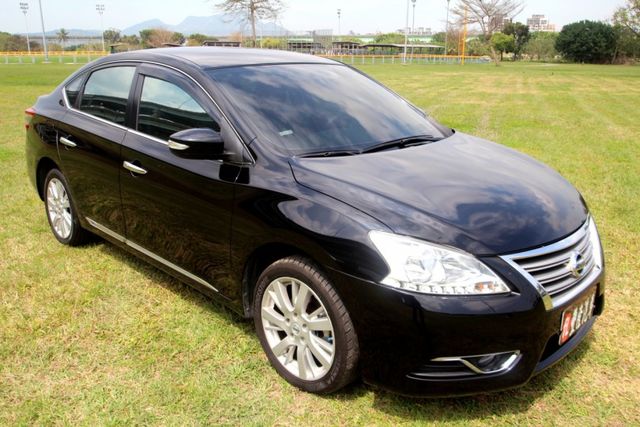 {原鈑件 代步好車}14年SENTRA1.8黑~豐隆嚴選0頭低月付專案~  第15張相片
