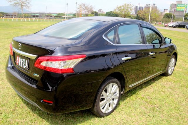 {原鈑件 代步好車}14年SENTRA1.8黑~豐隆嚴選0頭低月付專案~  第17張相片