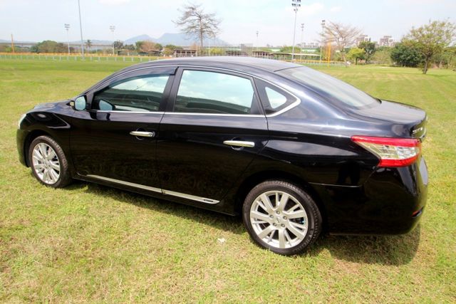 {原鈑件 代步好車}14年SENTRA1.8黑~豐隆嚴選0頭低月付專案~  第20張相片
