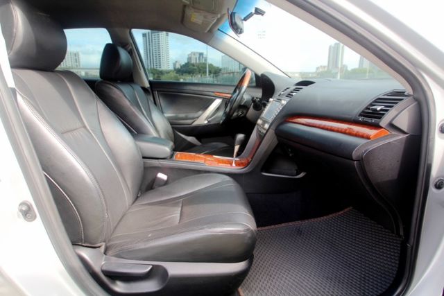 {跑19萬 原鈑件}10年式CAMRY2.4G白~豐隆嚴選0頭款低月付專案~  第8張相片