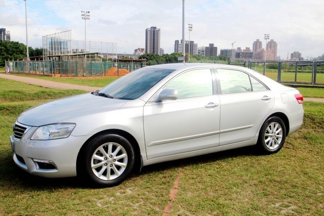 {跑19萬 原鈑件}10年式CAMRY2.4G白~豐隆嚴選0頭款低月付專案~  第13張相片