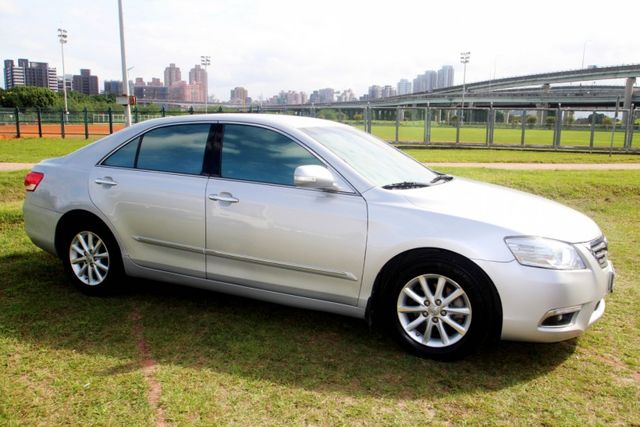 {跑19萬 原鈑件}10年式CAMRY2.4G白~豐隆嚴選0頭款低月付專案~  第16張相片