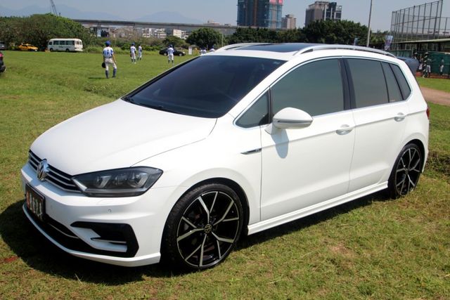 {一手車 原鈑件}17年GOLF Sportsvan 280RLine白~豐隆嚴選0頭款低月付專案~  第14張相片