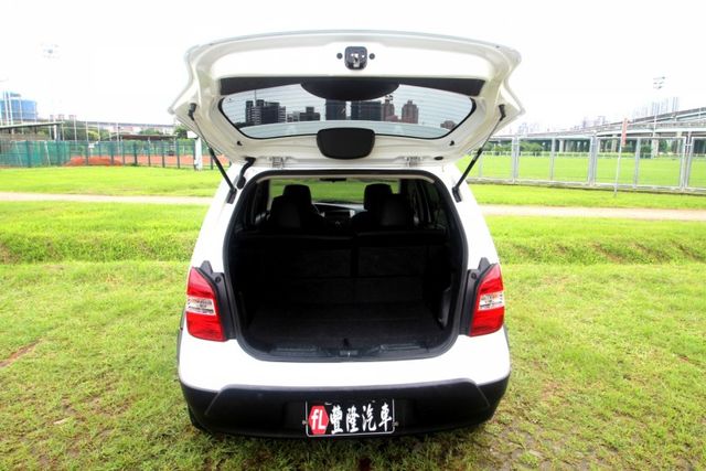 {代步好車 原鈑件}13年LIVINA1.6白~豐隆嚴選0頭款低月付專案~  第12張相片