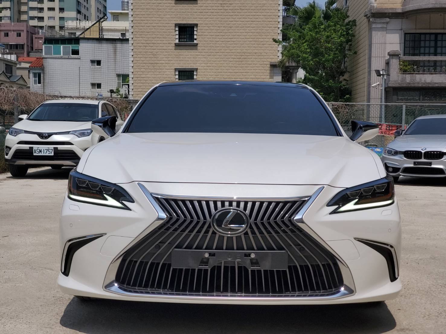 2018 ES250 旗艦版 全車原漆 原版件 原廠保養 ACC 全景  第1張相片