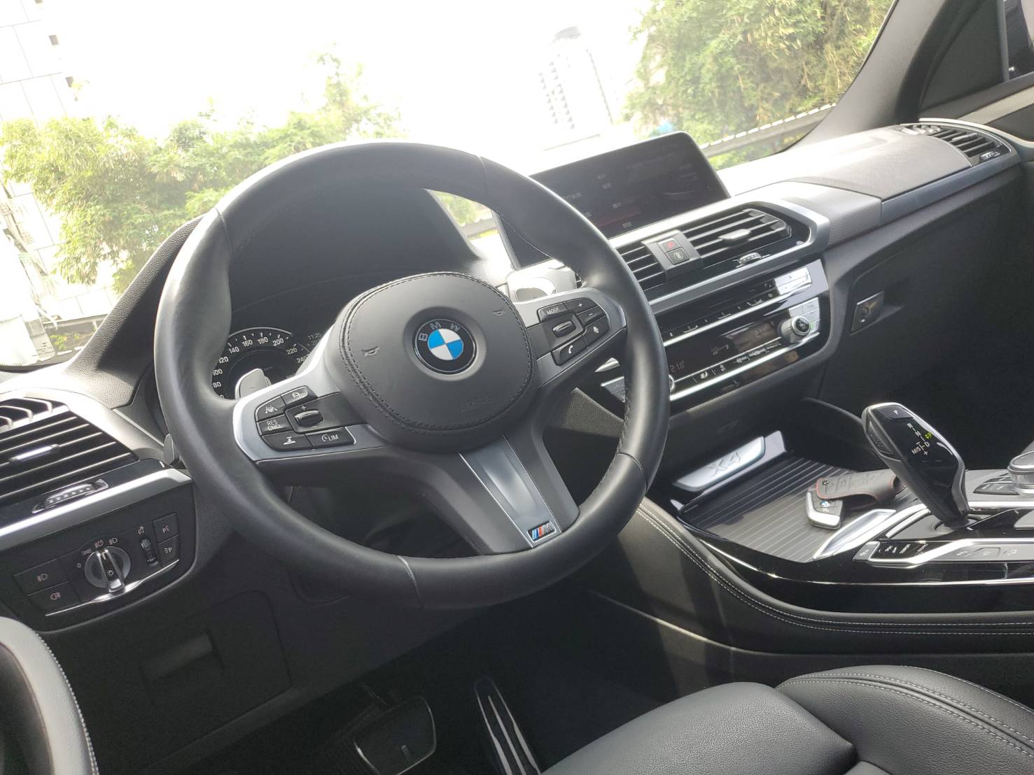 G02 X4 30i M運動版 原廠保固內 BBS鍛造框 全車碳纖維套件 一手車  第13張相片