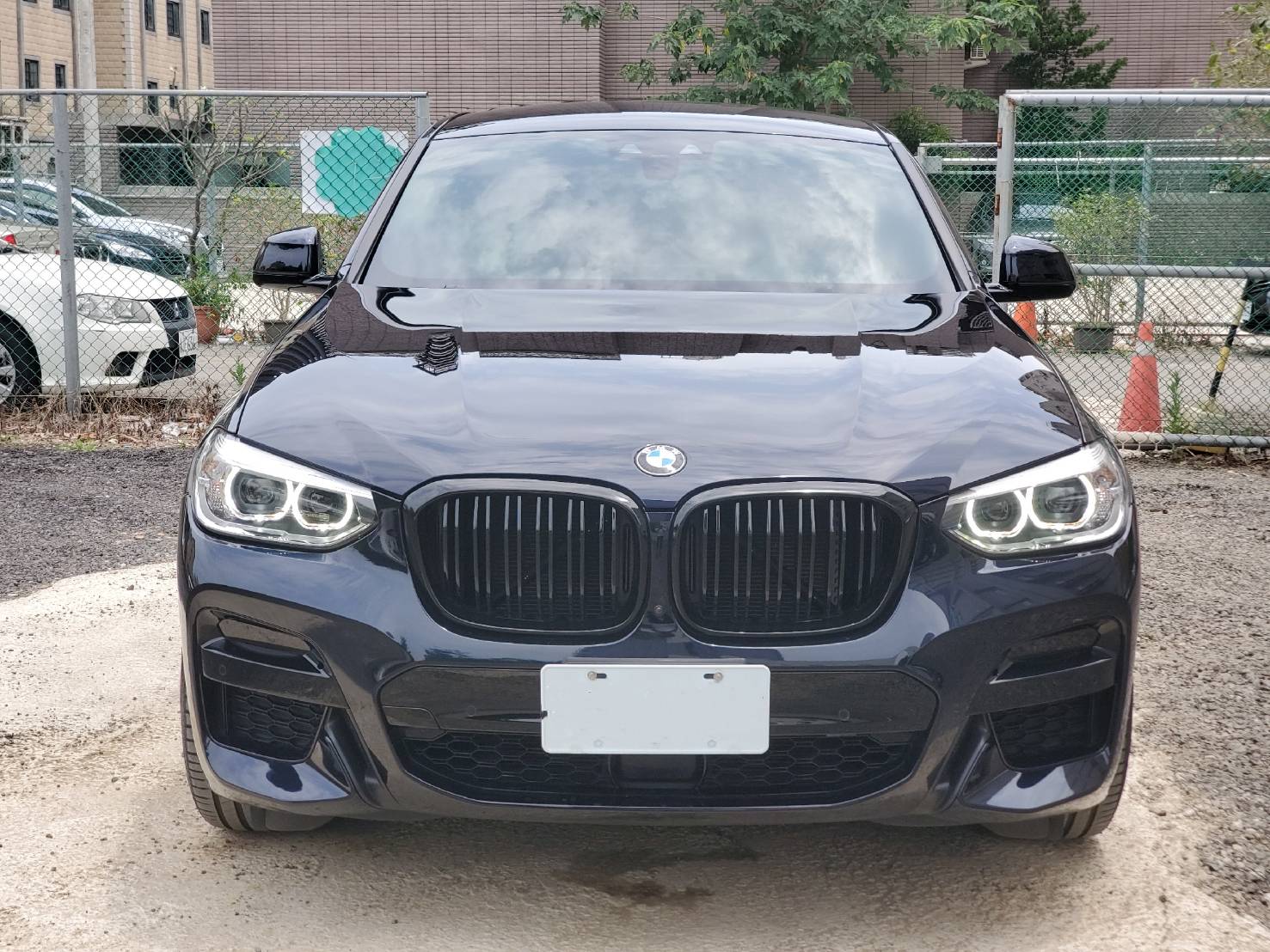 G02 X4 30i M運動版 原廠保固內 BBS鍛造框 全車碳纖維套件 一手車  第15張相片