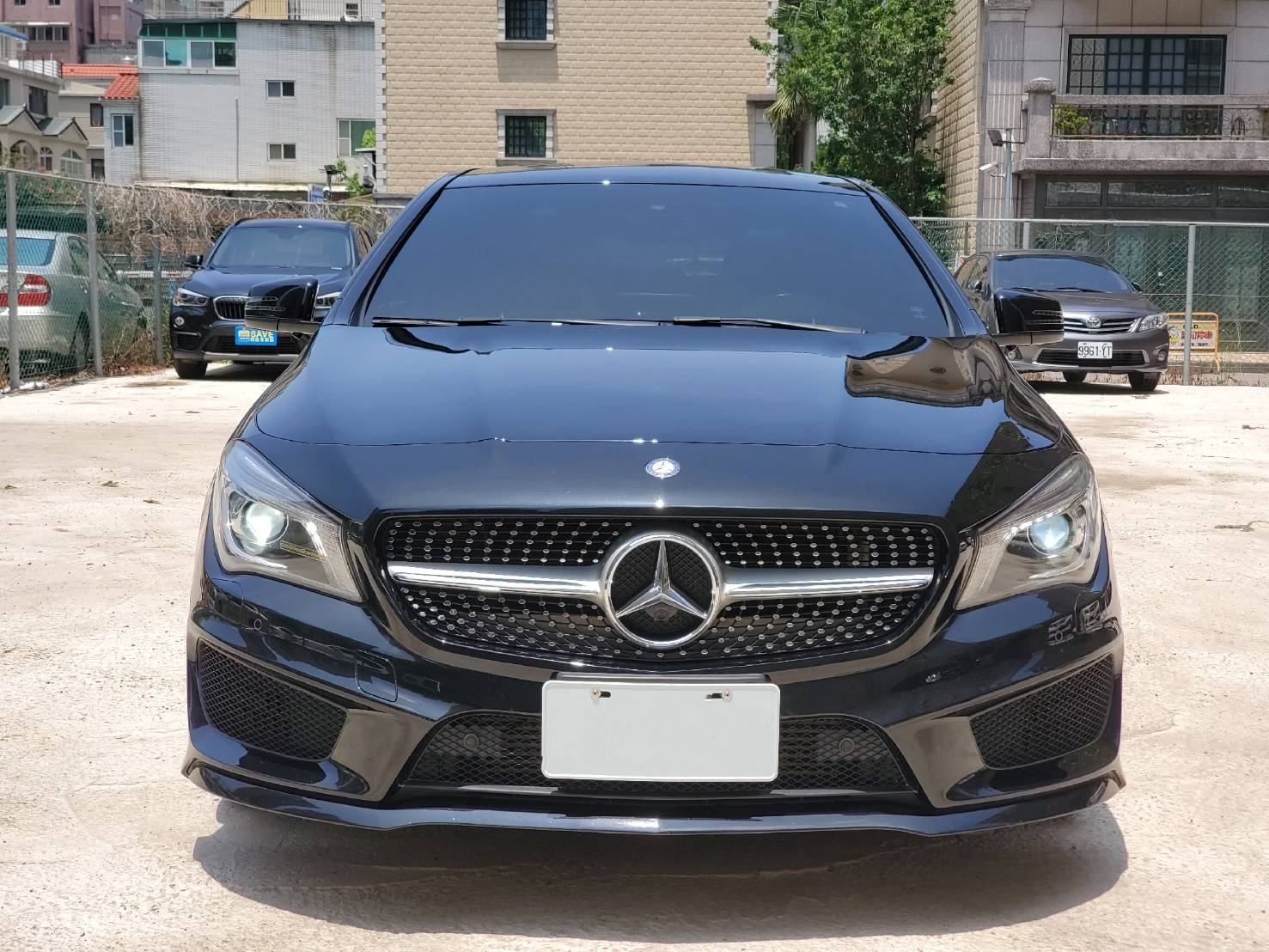 CLA250 跑旅 全車原漆 原版件 全景天窗 AMG套件 滿天星水箱護罩  第1張相片