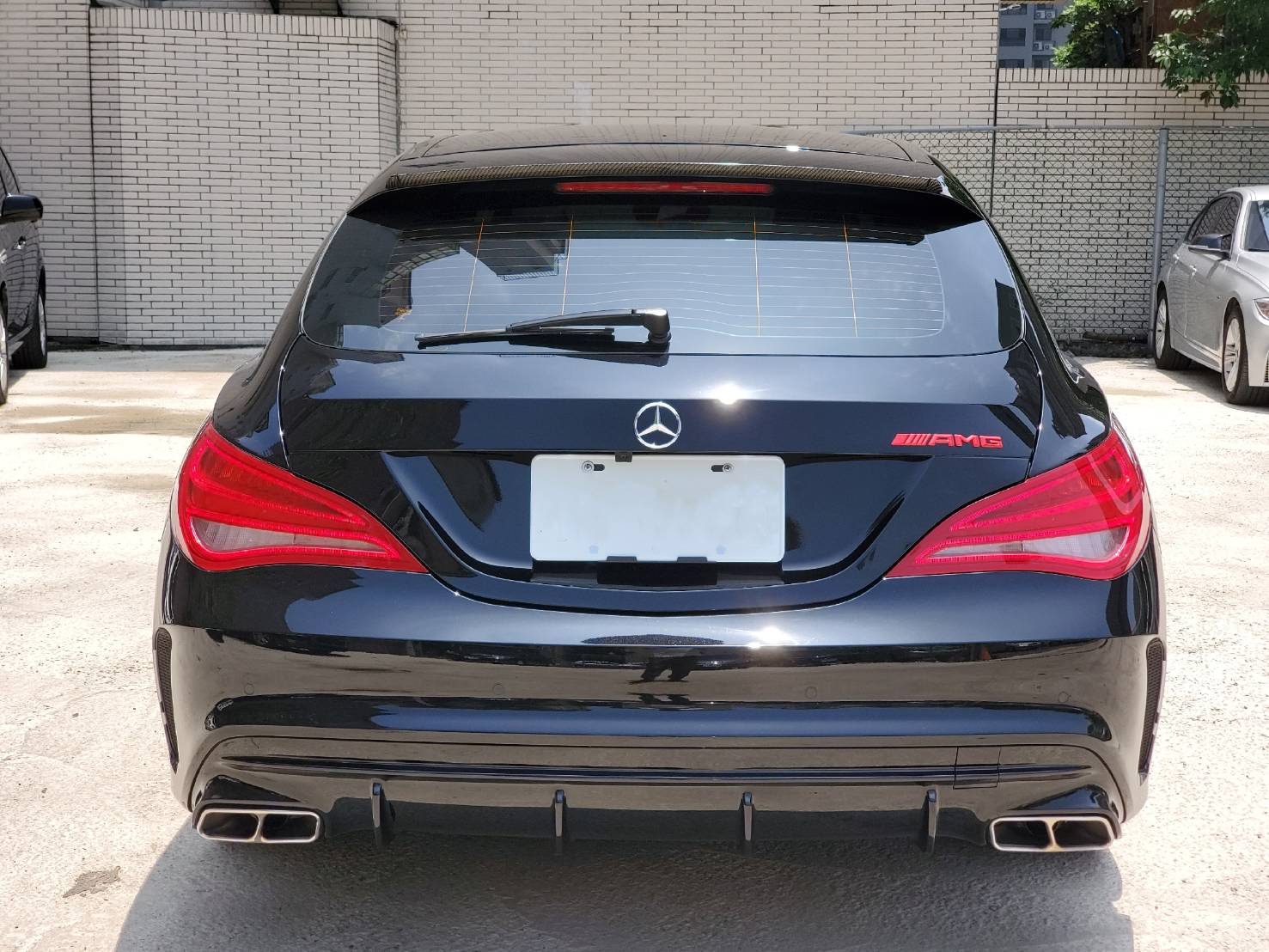 CLA250 跑旅 全車原漆 原版件 全景天窗 AMG套件 滿天星水箱護罩  第11張相片