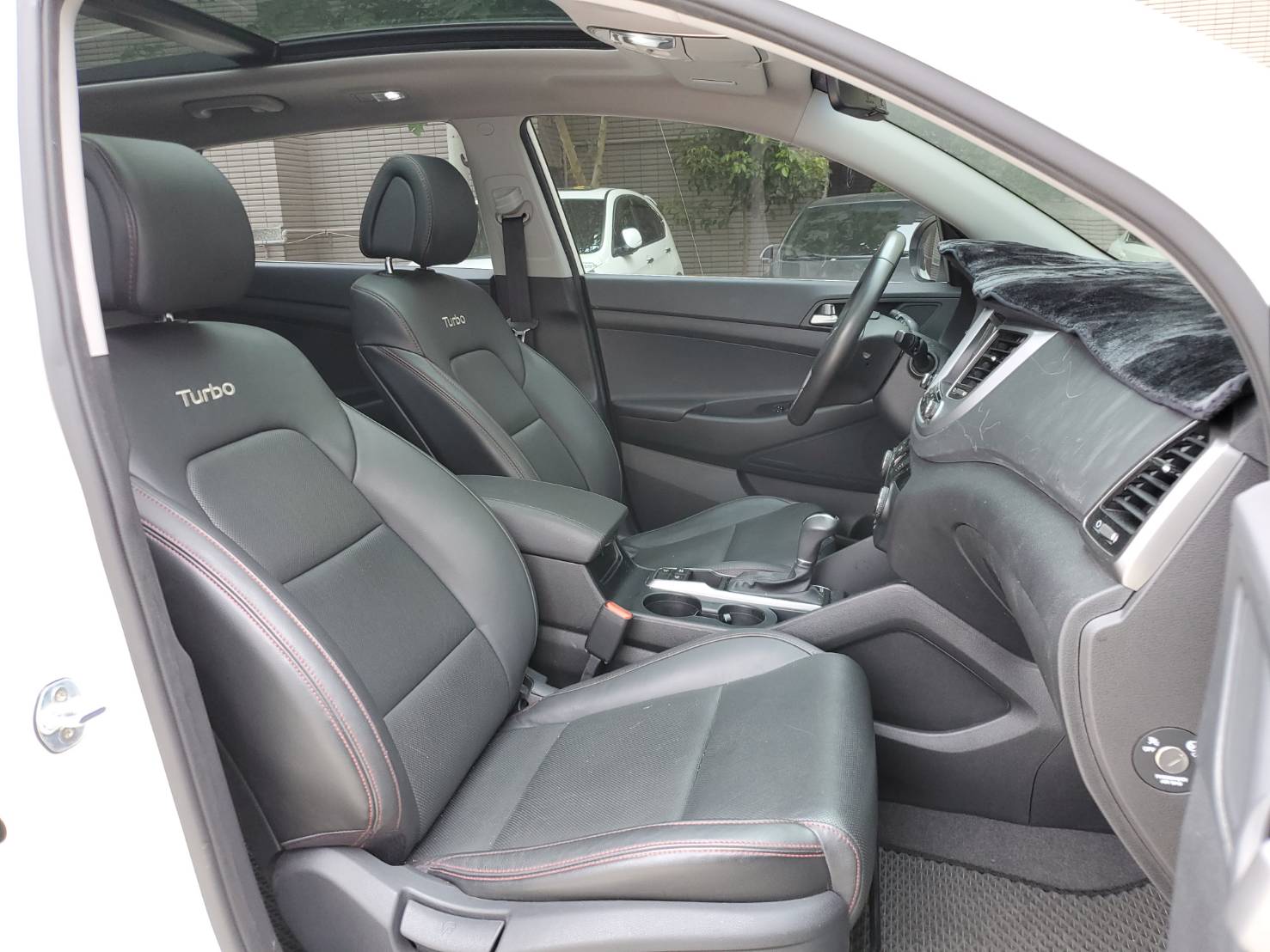 2018年 Tuscon 1.6T 汽油旗艦版 全車原漆 原版件 全景天窗  第6張相片