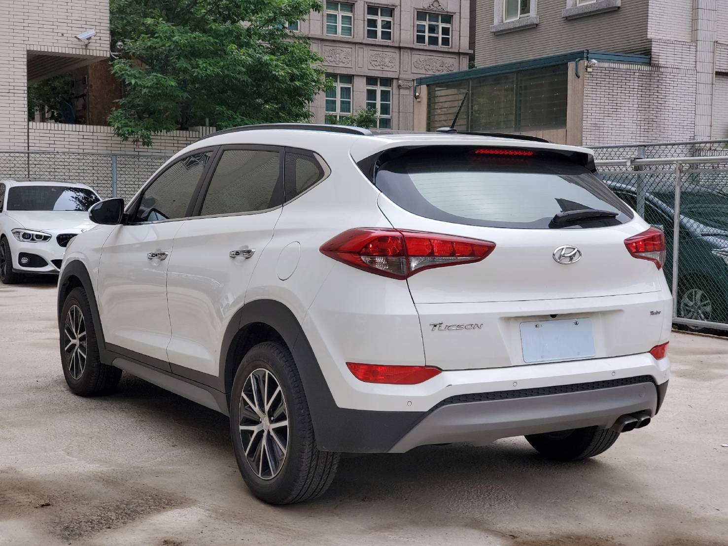 2018年 Tuscon 1.6T 汽油旗艦版 全車原漆 原版件 全景天窗  第12張相片