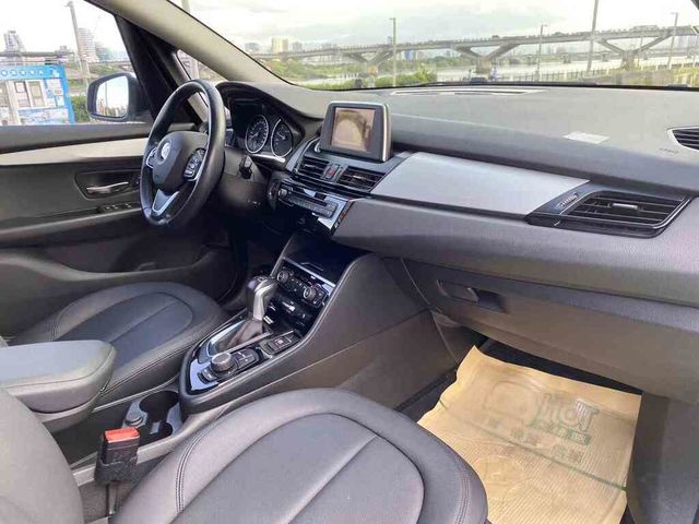BMW寶馬 218I  第11張相片
