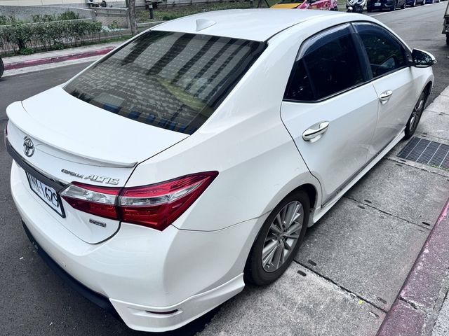 TOYOTA豐田 ALTIS  第3張相片