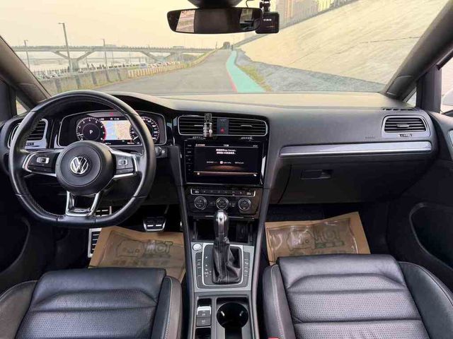 VOLKSWAGEN福斯 GOLF VARIANT  第10張相片