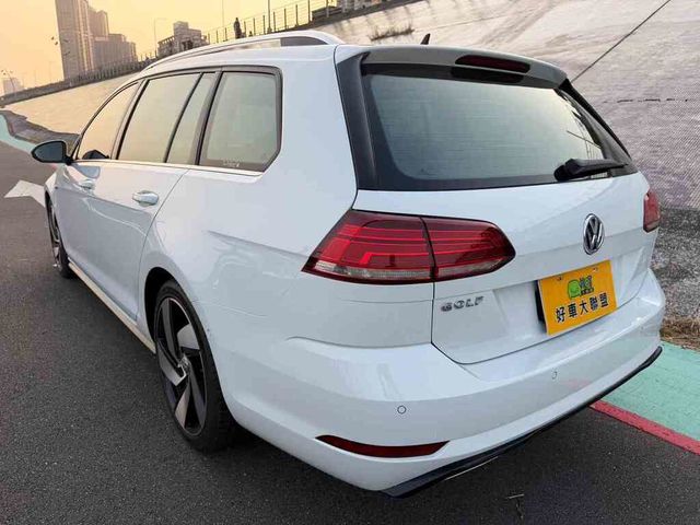 VOLKSWAGEN福斯 GOLF VARIANT  第18張相片