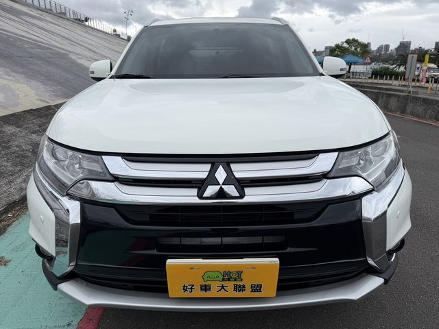 MITSUBISHI三菱 OUTLANDER  第2張相片