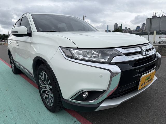 MITSUBISHI三菱 OUTLANDER  第3張相片