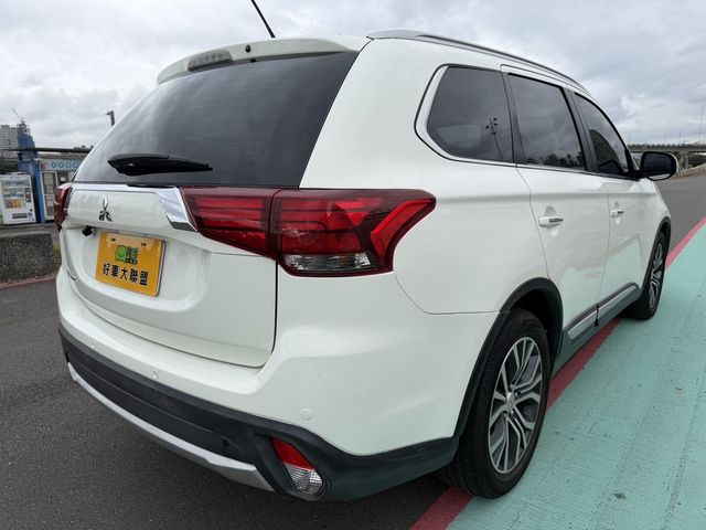 MITSUBISHI三菱 OUTLANDER  第5張相片