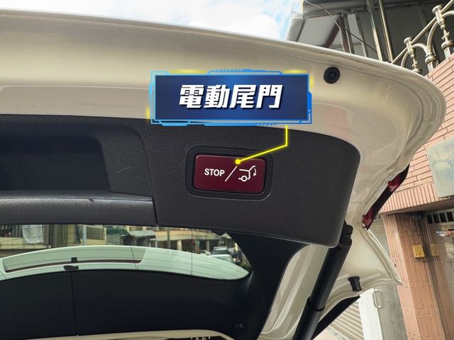 ★GLA250才有力才好開+升級大螢幕安卓影音~4WD.全景天窗.換檔撥片.電尾門.盲點.I-KEY.原鈑件認證車★  第18張相片