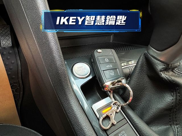 ★稀有4WD版~僅跑4萬多KM/便宜新車約80萬，IKEY.環景.電尾門.自動停車.LV2.雙電動椅★  第8張相片