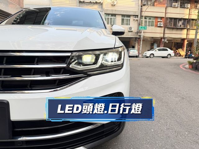 ★稀有4WD版~僅跑4萬多KM/便宜新車約80萬，IKEY.環景.電尾門.自動停車.LV2.雙電動椅★  第17張相片