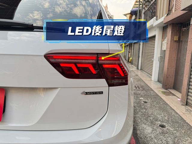 ★稀有4WD版~僅跑4萬多KM/便宜新車約80萬，IKEY.環景.電尾門.自動停車.LV2.雙電動椅★  第18張相片