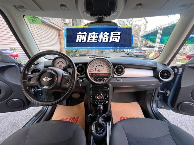 ★僅跑5萬多公里超美三門小迷你，雙色、ikey、國旗後鏡，超美內裝外觀~錯過您一定會後悔★  第6張相片