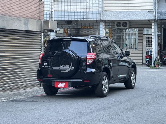 ★超級美車僅跑9萬多~認證車原鈑件，電動椅.定速.恆溫.導航.音響快撥鍵，可配合全額貸款，看到實車保證滿意★  第2張相片