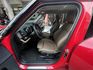 ★年底車20年領牌~S運動版才好開，僅跑5萬多全原廠紀錄，IKEY.電尾門.5AS系統.導航，原鈑件認證車可全貸★  第4張縮圖
