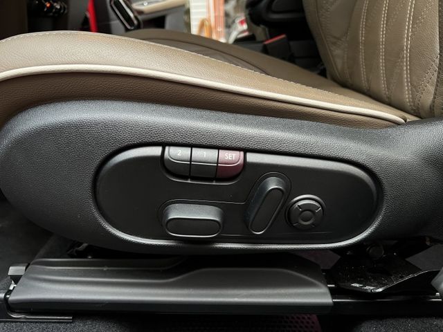 ★年底車20年領牌~S運動版才好開，僅跑5萬多全原廠紀錄，IKEY.電尾門.5AS系統.導航，原鈑件認證車可全貸★  第6張相片
