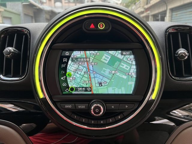 ★年底車20年領牌~S運動版才好開，僅跑5萬多全原廠紀錄，IKEY.電尾門.5AS系統.導航，原鈑件認證車可全貸★  第11張相片