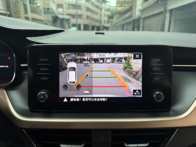 ★1.0渦輪豪華動能版~僅跑6千，IKEY.電尾門.全速域ACC.車道維持.盲點.CARPLAY.LED，認證車原鈑件★  第11張相片