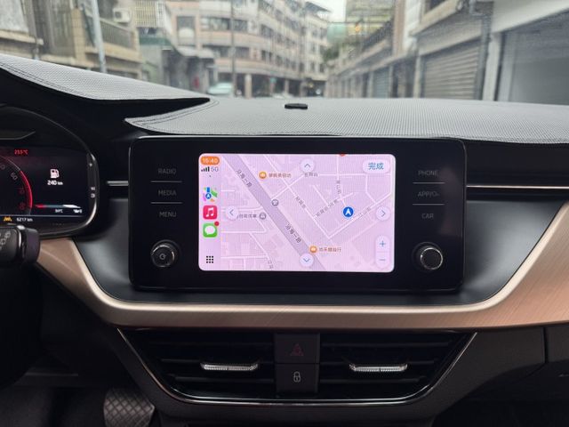 ★1.0渦輪豪華動能版~僅跑6千，IKEY.電尾門.全速域ACC.車道維持.盲點.CARPLAY.LED，認證車原鈑件★  第13張相片
